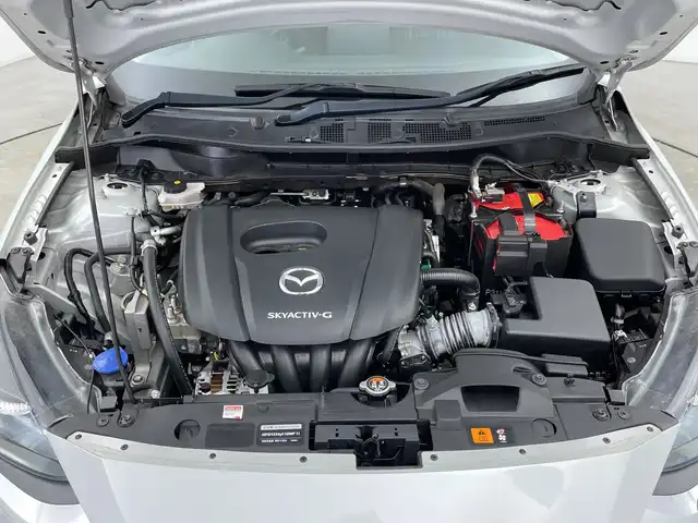 マツダ マツダ２ 15S 三重県 2020(令2)年 4.7万km セラミックM /コネクトナビ/　CD/DVD/USB/フルセグTV/AM/FM//LEDオートライト//ステアリングスイッチ//ドライブレコーダー//ETC//ブラインドスポットモニター//電格ミラー//バックモニター//オートワイパー//オートエアコン//レーンキープアシスト