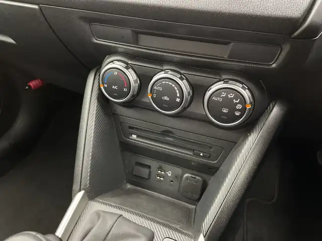 マツダ マツダ２ 15S 三重県 2020(令2)年 4.7万km セラミックM /コネクトナビ/　CD/DVD/USB/フルセグTV/AM/FM//LEDオートライト//ステアリングスイッチ//ドライブレコーダー//ETC//ブラインドスポットモニター//電格ミラー//バックモニター//オートワイパー//オートエアコン//レーンキープアシスト