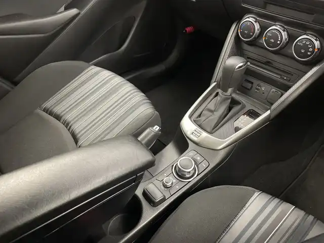 マツダ マツダ２ 15S 三重県 2020(令2)年 4.7万km セラミックM /コネクトナビ/　CD/DVD/USB/フルセグTV/AM/FM//LEDオートライト//ステアリングスイッチ//ドライブレコーダー//ETC//ブラインドスポットモニター//電格ミラー//バックモニター//オートワイパー//オートエアコン//レーンキープアシスト