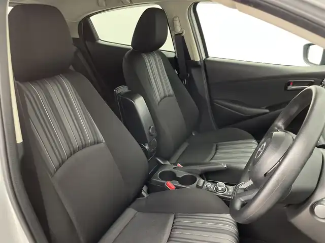 マツダ マツダ２ 15S 三重県 2020(令2)年 4.7万km セラミックM /コネクトナビ/　CD/DVD/USB/フルセグTV/AM/FM//LEDオートライト//ステアリングスイッチ//ドライブレコーダー//ETC//ブラインドスポットモニター//電格ミラー//バックモニター//オートワイパー//オートエアコン//レーンキープアシスト