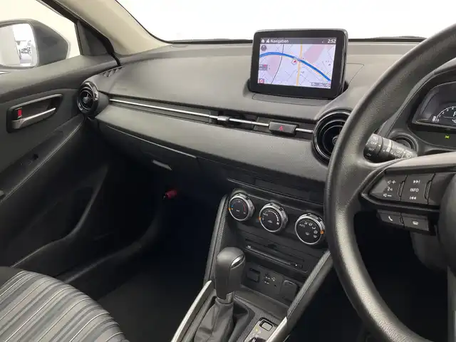 マツダ マツダ２ 15S 三重県 2020(令2)年 4.7万km セラミックM /コネクトナビ/　CD/DVD/USB/フルセグTV/AM/FM//LEDオートライト//ステアリングスイッチ//ドライブレコーダー//ETC//ブラインドスポットモニター//電格ミラー//バックモニター//オートワイパー//オートエアコン//レーンキープアシスト