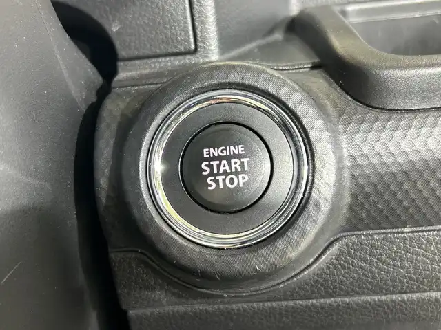 スズキ クロスビー HYBRID MZ 神奈川県 2019(令1)年 3.6万km キャラバンアイボリーパールメタリック/ホワイト 2トーンルーフ 純正8型SDナビゲーション【CN-RZ843】/AM FM フルセグ Bluetooth HDMI CD　DVD　SD/パノラミックビューモニター/デュアルセンサーブレーキサポート/アダプティブクルーズコントロール/シートヒーター/ETC/純正フロアマット、/スマートキー/スペアキー/LEDヘッドライト/オートライト/オートマチックハイビーム/純正16インチアルミホイル/ドアバイザー/車線維持支援機能/クリアランスソナー