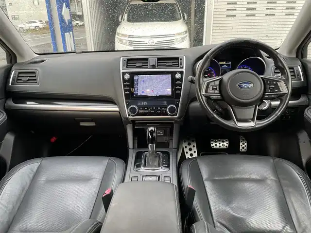 スバル アウトバック リミテッド 道央・札幌 2017(平29)年 13.7万km クリスタルホワイトP (株)IDOMが運営する【じしゃロン札幌豊平店】の自社ローン専用車両になりますこちらは現金またはオートローンご利用時の価格です。自社ローンご希望の方は別途その旨お申付け下さい/プッシュスタート/レザーシート/純正ナビ・TV/バックカメラ/ETC