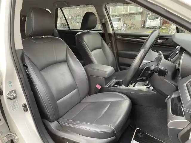 スバル アウトバック リミテッド 道央・札幌 2017(平29)年 13.7万km クリスタルホワイトP (株)IDOMが運営する【じしゃロン札幌豊平店】の自社ローン専用車両になりますこちらは現金またはオートローンご利用時の価格です。自社ローンご希望の方は別途その旨お申付け下さい/プッシュスタート/レザーシート/純正ナビ・TV/バックカメラ/ETC