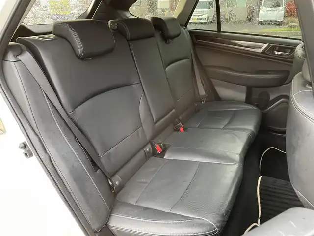 スバル アウトバック リミテッド 道央・札幌 2017(平29)年 13.7万km クリスタルホワイトP (株)IDOMが運営する【じしゃロン札幌豊平店】の自社ローン専用車両になりますこちらは現金またはオートローンご利用時の価格です。自社ローンご希望の方は別途その旨お申付け下さい/プッシュスタート/レザーシート/純正ナビ・TV/バックカメラ/ETC