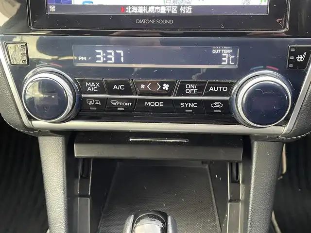 スバル アウトバック リミテッド 道央・札幌 2017(平29)年 13.7万km クリスタルホワイトP (株)IDOMが運営する【じしゃロン札幌豊平店】の自社ローン専用車両になりますこちらは現金またはオートローンご利用時の価格です。自社ローンご希望の方は別途その旨お申付け下さい/プッシュスタート/レザーシート/純正ナビ・TV/バックカメラ/ETC