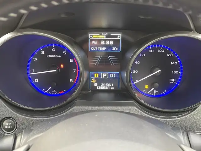 スバル アウトバック リミテッド 道央・札幌 2017(平29)年 13.7万km クリスタルホワイトP (株)IDOMが運営する【じしゃロン札幌豊平店】の自社ローン専用車両になりますこちらは現金またはオートローンご利用時の価格です。自社ローンご希望の方は別途その旨お申付け下さい/プッシュスタート/レザーシート/純正ナビ・TV/バックカメラ/ETC