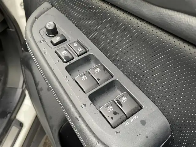 スバル アウトバック リミテッド 道央・札幌 2017(平29)年 13.7万km クリスタルホワイトP (株)IDOMが運営する【じしゃロン札幌豊平店】の自社ローン専用車両になりますこちらは現金またはオートローンご利用時の価格です。自社ローンご希望の方は別途その旨お申付け下さい/プッシュスタート/レザーシート/純正ナビ・TV/バックカメラ/ETC