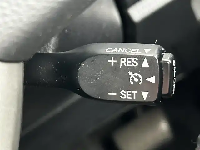 トヨタ エスクァイア Gi 大分県 2018(平30)年 3.1万km ブラック 純正10インチナビ/（NSZT-Z66T）/CD/DVD/BT/フルセグ/純正フリップダウンモニター/バックカメラ/シートヒーター（D/N）/ETC2.0 /ドラレコ前後/レザーシート/両側パワースライド/プッシュスタート/スマートキー/オートクルーズコントロール/トヨタセーフティーセンス/・衝突軽減ブレーキ/・レーンキープアシスト/・オートハイビーム