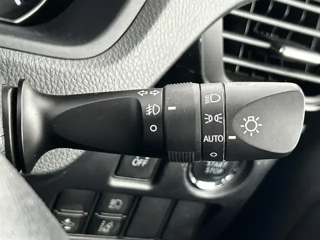 トヨタ エスクァイア Gi 大分県 2018(平30)年 3.1万km ブラック 純正10インチナビ/（NSZT-Z66T）/CD/DVD/BT/フルセグ/純正フリップダウンモニター/バックカメラ/シートヒーター（D/N）/ETC2.0 /ドラレコ前後/レザーシート/両側パワースライド/プッシュスタート/スマートキー/オートクルーズコントロール/トヨタセーフティーセンス/・衝突軽減ブレーキ/・レーンキープアシスト/・オートハイビーム