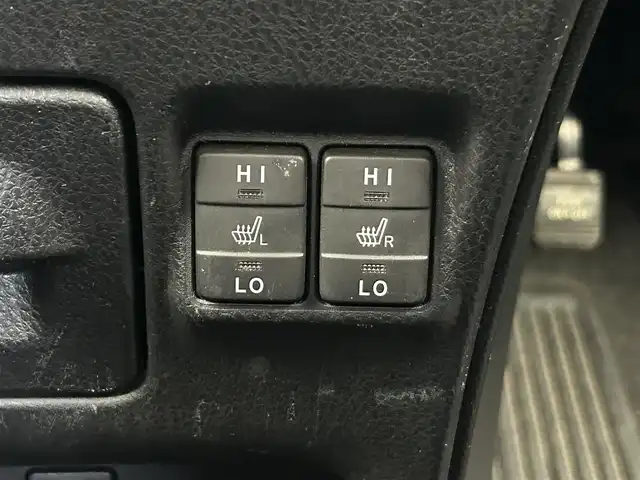 トヨタ エスクァイア Gi 大分県 2018(平30)年 3.1万km ブラック 純正10インチナビ/（NSZT-Z66T）/CD/DVD/BT/フルセグ/純正フリップダウンモニター/バックカメラ/シートヒーター（D/N）/ETC2.0 /ドラレコ前後/レザーシート/両側パワースライド/プッシュスタート/スマートキー/オートクルーズコントロール/トヨタセーフティーセンス/・衝突軽減ブレーキ/・レーンキープアシスト/・オートハイビーム