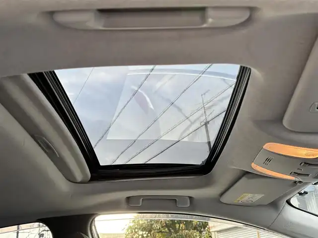 トヨタ プリウス Sセーフティプラス 愛知県 2016(平28)年 15.9万km ホワイトパールクリスタルシャイン 登録時158672km/純正ナビ/・Bluetoothaudio/・TV/・DVD/バックカメラ/ビルトインETC2.0/レーダークルーズコントロール/ドライブレコーダー/サンルーフ/ローダウン/モデリスタエアロ