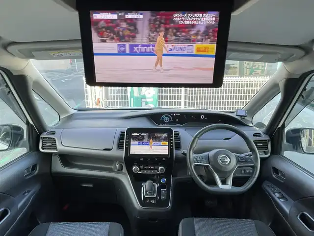 日産 セレナ e－パワー ハイウェイスター V 埼玉県 2021(令3)年 4.5万km パールⅡ プロパイロット/純正10型ナビTV/純正フリップダウンモニター/アラウンドビューモニター/デジタルインナーミラー/ビルトインETC/純正Fドラレコ/社外Rドラレコ/両側パワースライドドア/LEDヘッドリライト/クリアランスソナー/BSM/純正アルミホイール/プッシュスタート/スマートキー/保証書付整備手帳/取扱説明書