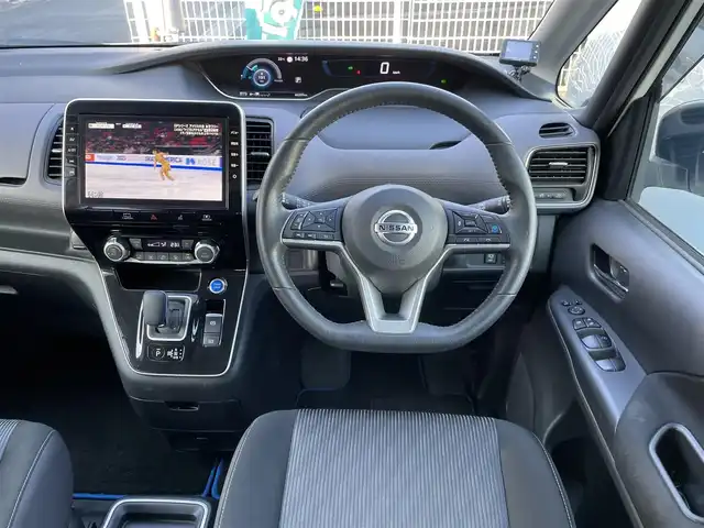 日産 セレナ e－パワー ハイウェイスター V 埼玉県 2021(令3)年 4.5万km パールⅡ プロパイロット/純正10型ナビTV/純正フリップダウンモニター/アラウンドビューモニター/デジタルインナーミラー/ビルトインETC/純正Fドラレコ/社外Rドラレコ/両側パワースライドドア/LEDヘッドリライト/クリアランスソナー/BSM/純正アルミホイール/プッシュスタート/スマートキー/保証書付整備手帳/取扱説明書