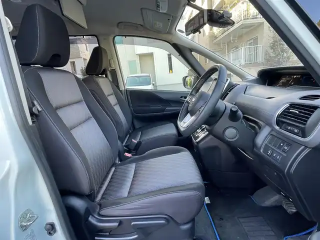 日産 セレナ e－パワー ハイウェイスター V 埼玉県 2021(令3)年 4.5万km パールⅡ プロパイロット/純正10型ナビTV/純正フリップダウンモニター/アラウンドビューモニター/デジタルインナーミラー/ビルトインETC/純正Fドラレコ/社外Rドラレコ/両側パワースライドドア/LEDヘッドリライト/クリアランスソナー/BSM/純正アルミホイール/プッシュスタート/スマートキー/保証書付整備手帳/取扱説明書