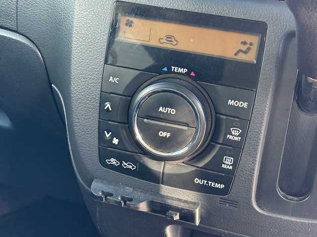 スズキ スペーシア カスタム GS 大阪府 2013(平25)年 8.1万km 白 純正ナビ/TV/Bluetooth/バックカメラ/ETC/横滑り防止装置/アイドリングストップ/両側スライドドア/HIDヘッドライト/純正アルミホイール/プッシュスタート/スマートキー