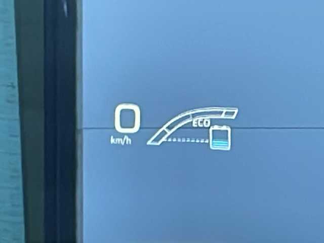 トヨタ プリウス A ツーリングセレクション 香川県 2020(令2)年 5.7万km アティチュードブラックマイカ Toyota Safety Sense P/・プリクラッシュセーフティシステム（歩行者検知機能付衝突回避支援タイプ）/・レーンディパーチャーアラート（ステアリング制御機能付）/・オートマチックハイビーム/・レーダークルーズコントロール/純正９インチメモリナビ/アドバンストパーク/バックカメラ/クリアランスソナー/社外エアロ（フロント・サイド・リアアンダー）/純正17インチアルミホイール/ETC2.0/パーキングサポートブレーキ/エンジンスターター/ブラインドスポットモニター/ナビレディパッケージ/RCTA（リヤクロストラフィックアラート）/ふらつき検知/ISOFIX/LEDヘッドライト/LEDフォグランプ/運転席パワーシート/前席ヒートシーター/前席エアシート/プッシュスタート/スマートキー/ステアリングリモコン/ウィンカーミラー/純正フロアマット/純正ドアバイザー/純正トノカバー