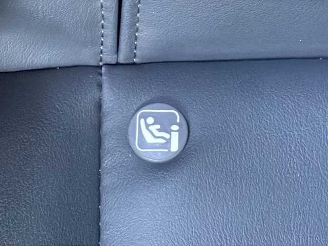 トヨタ プリウス A ツーリングセレクション 香川県 2020(令2)年 5.7万km アティチュードブラックマイカ Toyota Safety Sense P/・プリクラッシュセーフティシステム（歩行者検知機能付衝突回避支援タイプ）/・レーンディパーチャーアラート（ステアリング制御機能付）/・オートマチックハイビーム/・レーダークルーズコントロール/純正９インチメモリナビ/アドバンストパーク/バックカメラ/クリアランスソナー/社外エアロ（フロント・サイド・リアアンダー）/純正17インチアルミホイール/ETC2.0/パーキングサポートブレーキ/エンジンスターター/ブラインドスポットモニター/ナビレディパッケージ/RCTA（リヤクロストラフィックアラート）/ふらつき検知/ISOFIX/LEDヘッドライト/LEDフォグランプ/運転席パワーシート/前席ヒートシーター/前席エアシート/プッシュスタート/スマートキー/ステアリングリモコン/ウィンカーミラー/純正フロアマット/純正ドアバイザー/純正トノカバー