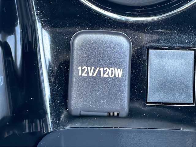 トヨタ プリウス A ツーリングセレクション 香川県 2020(令2)年 5.7万km アティチュードブラックマイカ Toyota Safety Sense P/・プリクラッシュセーフティシステム（歩行者検知機能付衝突回避支援タイプ）/・レーンディパーチャーアラート（ステアリング制御機能付）/・オートマチックハイビーム/・レーダークルーズコントロール/純正９インチメモリナビ/アドバンストパーク/バックカメラ/クリアランスソナー/社外エアロ（フロント・サイド・リアアンダー）/純正17インチアルミホイール/ETC2.0/パーキングサポートブレーキ/エンジンスターター/ブラインドスポットモニター/ナビレディパッケージ/RCTA（リヤクロストラフィックアラート）/ふらつき検知/ISOFIX/LEDヘッドライト/LEDフォグランプ/運転席パワーシート/前席ヒートシーター/前席エアシート/プッシュスタート/スマートキー/ステアリングリモコン/ウィンカーミラー/純正フロアマット/純正ドアバイザー/純正トノカバー