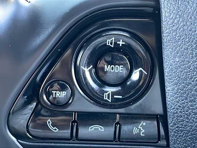 トヨタ プリウス A ツーリングセレクション 香川県 2020(令2)年 5.7万km アティチュードブラックマイカ Toyota Safety Sense P/・プリクラッシュセーフティシステム（歩行者検知機能付衝突回避支援タイプ）/・レーンディパーチャーアラート（ステアリング制御機能付）/・オートマチックハイビーム/・レーダークルーズコントロール/純正９インチメモリナビ/アドバンストパーク/バックカメラ/クリアランスソナー/社外エアロ（フロント・サイド・リアアンダー）/純正17インチアルミホイール/ETC2.0/パーキングサポートブレーキ/エンジンスターター/ブラインドスポットモニター/ナビレディパッケージ/RCTA（リヤクロストラフィックアラート）/ふらつき検知/ISOFIX/LEDヘッドライト/LEDフォグランプ/運転席パワーシート/前席ヒートシーター/前席エアシート/プッシュスタート/スマートキー/ステアリングリモコン/ウィンカーミラー/純正フロアマット/純正ドアバイザー/純正トノカバー