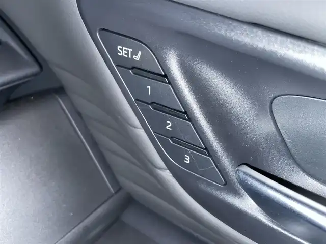 トヨタ アルファード Z 新潟県 2025(令7)年 0.4万km ブラック ワンオーナー/純正ホイール夏タイヤ装着/社外ホイールスタッドレスタイヤ車載/メモリナビ/フルセグテレビ/バックカメラ/アラウンドビューモニター/ウィンカーミラー/クルーズコントロール/キャプテンシート/プッシュスタート/両側パワースライドドア/パワーバックドア/ETC２．０/シートメモリー/運転席後席シートヒーター、クーラー/ステアリングヒーター/ブレーキホールド/電動パーキングブレーキ/ECOモード/置くだけ充電/SOSスイッチ/スペアキー1個