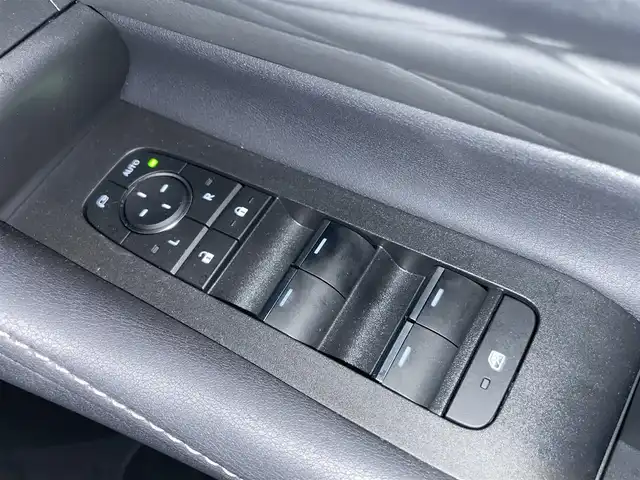 トヨタ アルファード Z 新潟県 2025(令7)年 0.4万km ブラック ワンオーナー/純正ホイール夏タイヤ装着/社外ホイールスタッドレスタイヤ車載/メモリナビ/フルセグテレビ/バックカメラ/アラウンドビューモニター/ウィンカーミラー/クルーズコントロール/キャプテンシート/プッシュスタート/両側パワースライドドア/パワーバックドア/ETC２．０/シートメモリー/運転席後席シートヒーター、クーラー/ステアリングヒーター/ブレーキホールド/電動パーキングブレーキ/ECOモード/置くだけ充電/SOSスイッチ/スペアキー1個