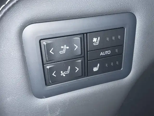 トヨタ アルファード Z 新潟県 2025(令7)年 0.4万km ブラック ワンオーナー/純正ホイール夏タイヤ装着/社外ホイールスタッドレスタイヤ車載/メモリナビ/フルセグテレビ/バックカメラ/アラウンドビューモニター/ウィンカーミラー/クルーズコントロール/キャプテンシート/プッシュスタート/両側パワースライドドア/パワーバックドア/ETC２．０/シートメモリー/運転席後席シートヒーター、クーラー/ステアリングヒーター/ブレーキホールド/電動パーキングブレーキ/ECOモード/置くだけ充電/SOSスイッチ/スペアキー1個