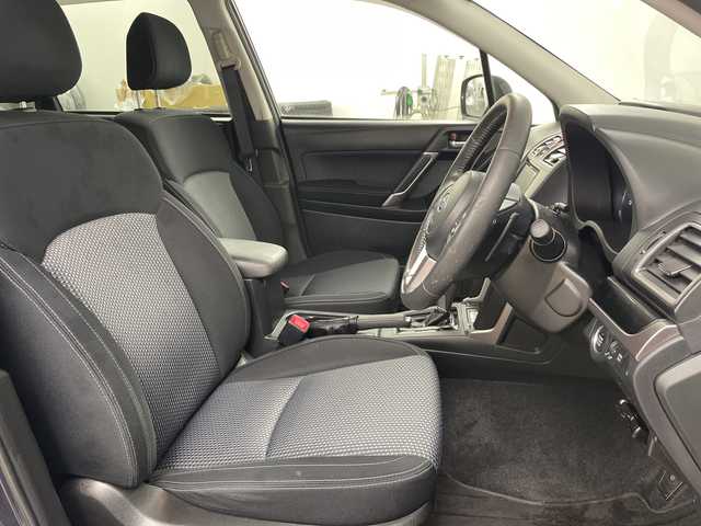 スバル フォレスター 2．0i－L アイサイト アドバン 道央・札幌 2016(平28)年 5.1万km ダークブルーパール ・4WD/アイサイト/・プリクラッシュセーフティ/・社外ナビ　BT/USB/AM/FM/・バックカメラ/・追従クルーズコントロール/・コーナーセンサー/・パワーシート/シートヒーター/・パドルシフト/・ETC/・純正フロアマット/・ドアバイザー/・プッシュスタート/・アイドリングストップ/・レーンキープアシスト/・横滑り防止装置/・オートライト