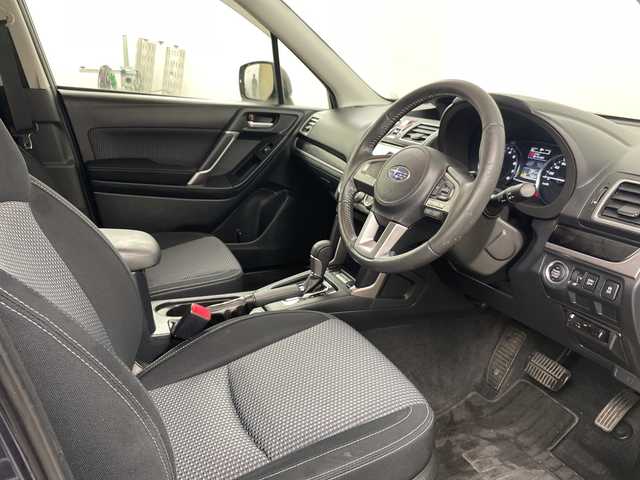 スバル フォレスター 2．0i－L アイサイト アドバン 道央・札幌 2016(平28)年 5.1万km ダークブルーパール ・4WD/アイサイト/・プリクラッシュセーフティ/・社外ナビ　BT/USB/AM/FM/・バックカメラ/・追従クルーズコントロール/・コーナーセンサー/・パワーシート/シートヒーター/・パドルシフト/・ETC/・純正フロアマット/・ドアバイザー/・プッシュスタート/・アイドリングストップ/・レーンキープアシスト/・横滑り防止装置/・オートライト