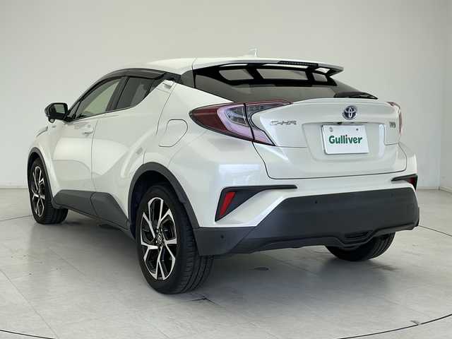 トヨタ Ｃ－ＨＲ G 千葉県 2018(平30)年 5.8万km ホワイトパールクリスタルシャイン 純正ナビ（NSZTY６８T）【フルセグTV/DVD/CD/ BT/SD/FM/AM】/レーンディパーチャーアラート/プリクラッシュセーフティ/ブラインドスポットモニター/クリアランスソナー/レーダークルーズコントロール/オートホールド/オートハイビーム/ビルトインＥＴＣ2.0/バックカメラ/前席シートヒーター/ハーフレザーシート/ステアリングスイッチ/フォグランプ/LEDヘッドライト/オートライト/ドライブレコーダー/純正ドアバイザー/純正フロアマット/純正１８インチアルミホイール/スペアキー１本