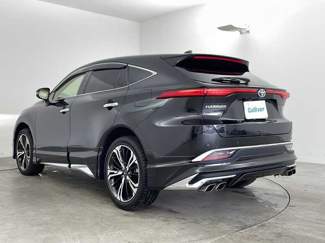 トヨタ ハリアー ハイブリッド Z レザーパッケージ 兵庫県 2021(令3)年 4.4万km プレシャスブラックパール ・純正12.3インチナビ&TV&Bluetooth&USB/HDMI接続&Apple CarPlay/Android Auto/・JBLプレミアムサウンド/・モデリスタエアロパーツ（フロント/サイド/リア）/・アラウンドビューモニター/・トヨタセーフティセンス/・プリクラッシュセーフティ/・レーントレーシングアラート/・レーダークルーズコントロール/・アダクティブハイビーム/・ロードサインアシスト/・前後コーナーセンサー/・ブラインドスポットモニター/・ABS/・横滑り防止機能/・盗難防止装置/・レザーシート/・パワーシート/・メモリーシート/・シートヒーター/・エアシート/・ステアリングヒーター/・ビルドインETC2.0/・電動リアゲート/・デジタルインナーミラー/・モデリスタ20インチアルミホイール/・LEDヘッドライト/・オートライト/・フロントフォグランプ/・100ボルト電源/・電動パーキングブレーキ/・ブレーキホールド/・ヘッドアップディスプレイ/・ステアリングスイッチ/・テレビキャンセラー/・スマートキー/・スペアキー/・W＋サイドエアバック/・カーテンエアバック/・プッシュスタート