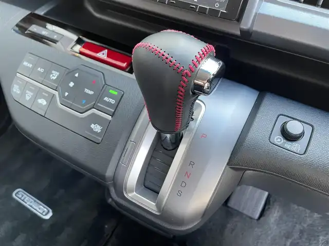 ホンダ ステップワゴン スパーダ Z クールスピリット 宮城県 2013(平25)年 7.6万km プレミアムスパークルブラックパール 登録時走行距離７５７０７ｋｍ/純正ナビ/両側パワースライドドア/クルーズコントロール/寒冷地仕様/１００Ｖ充電/パドルシフト/ビルトインＥＴＣ/ディスチャージヘッドライト/フォグランプ/ＬＥＤルームランプ