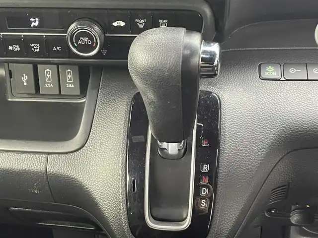 ホンダ Ｎ ＢＯＸ カスタム G L ターボ ホンダセンシング 熊本県 2018(平30)年 5.6万km クリスタルブラックパール 純正8インチナビVXU-185NBi　/バックカメラ　/純正前方ドライブレコーダー　/両側パワースライドドア　/レーダークルーズコントロール　/ビルトインＥＴＣ　/衝突軽減ブレーキ　/横滑り防止　/ハーフレザーシート　/純正フロアマット/オートライト/LEDヘッドライト/フォグライト/スマートキー/プッシュスタート