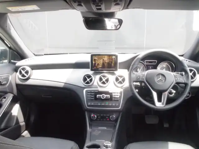 メルセデス・ベンツ ＧＬＡ２５０ 4マチック 岩手県 2015(平27)年 3.3万km コスモスブラック レーダーセーフティパッケージ/レザーエクスクルーシブ/純正HDDナビ/フルセグTV/バックカメラ/パークトロニック /パノラマSR/ハーマンカードン /黒革シート/パワーシートD/N/シートヒーター/ETC/Pバックドア/キセノンライト