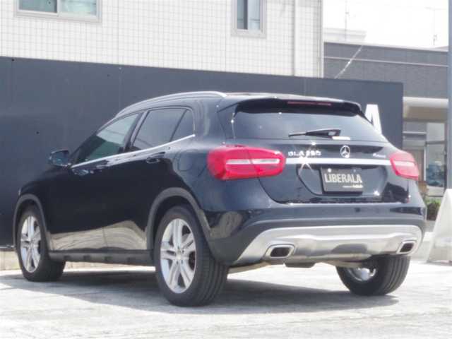 メルセデス・ベンツ ＧＬＡ２５０ 4マチック 岩手県 2015(平27)年 3.3万km コスモスブラック レーダーセーフティパッケージ/レザーエクスクルーシブ/純正HDDナビ/フルセグTV/バックカメラ/パークトロニック /パノラマSR/ハーマンカードン /黒革シート/パワーシートD/N/シートヒーター/ETC/Pバックドア/キセノンライト