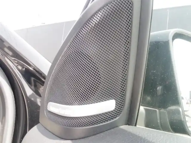 メルセデス・ベンツ ＧＬＡ２５０ 4マチック 岩手県 2015(平27)年 3.3万km コスモスブラック レーダーセーフティパッケージ/レザーエクスクルーシブ/純正HDDナビ/フルセグTV/バックカメラ/パークトロニック /パノラマSR/ハーマンカードン /黒革シート/パワーシートD/N/シートヒーター/ETC/Pバックドア/キセノンライト