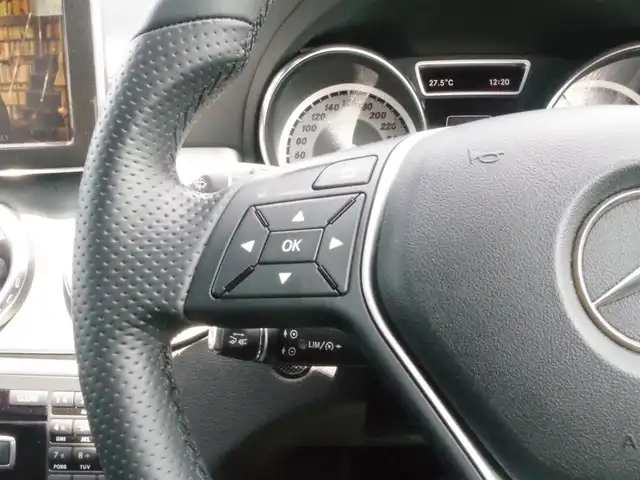 メルセデス・ベンツ ＧＬＡ２５０ 4マチック 岩手県 2015(平27)年 3.3万km コスモスブラック レーダーセーフティパッケージ/レザーエクスクルーシブ/純正HDDナビ/フルセグTV/バックカメラ/パークトロニック /パノラマSR/ハーマンカードン /黒革シート/パワーシートD/N/シートヒーター/ETC/Pバックドア/キセノンライト
