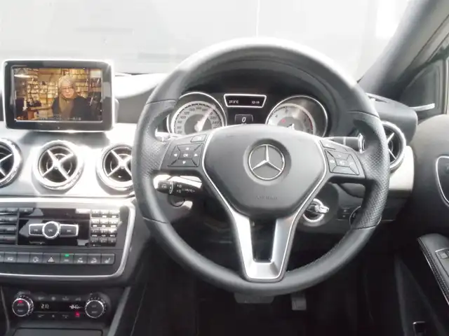 メルセデス・ベンツ ＧＬＡ２５０ 4マチック 岩手県 2015(平27)年 3.3万km コスモスブラック レーダーセーフティパッケージ/レザーエクスクルーシブ/純正HDDナビ/フルセグTV/バックカメラ/パークトロニック /パノラマSR/ハーマンカードン /黒革シート/パワーシートD/N/シートヒーター/ETC/Pバックドア/キセノンライト