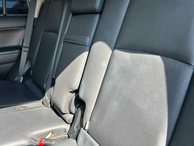 トヨタ ランドクルーザー プラド TX Lパッケージ 兵庫県 2015(平27)年 7.7万km アティチュードブラックマイカ 純正SDナビ/Bluetooth・AM/FM・DVD/フルセグTV/4WD/サンルーフ/バックカメラ/前後ドライブレコーダー/ビルトインETC/レザーシート/パワーシート　D席/シートヒーター/アンチロック・ブレーキ・システム/クルーズコントロール/コーナーセンサー/ウッドコンビステアリング/ステアリングスイッチ/プッシュスタート/純正アルミホイール/LEDヘッドライト/スマートキー