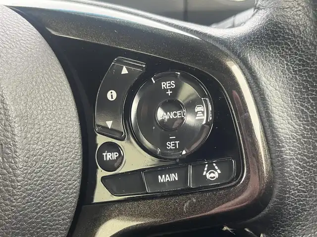 ホンダ Ｎ ＢＯＸ カスタム G L ターボ ホンダセンシング 愛媛県 2018(平30)年 4.2万km プラチナホワイトパール 登録時走行距離42099km/純正8インチナビ（VXU-195NBi）/CD/DVD/フルセグTV/Bluetooth/バックカメラ/フリップダウンモニター/純正ドライブレコーダー（フロント）/ビルトインETC/ホンダセンシング/衝突軽減ブレーキ/レーンキープサポート/追従クルーズコントロール/リヤコーナーセンサー/両側パワースライドドア/ロールサンシェード/スマートキー/オートライト/LEDヘッドライト/LEDフォグランプ/純正アルミホイール