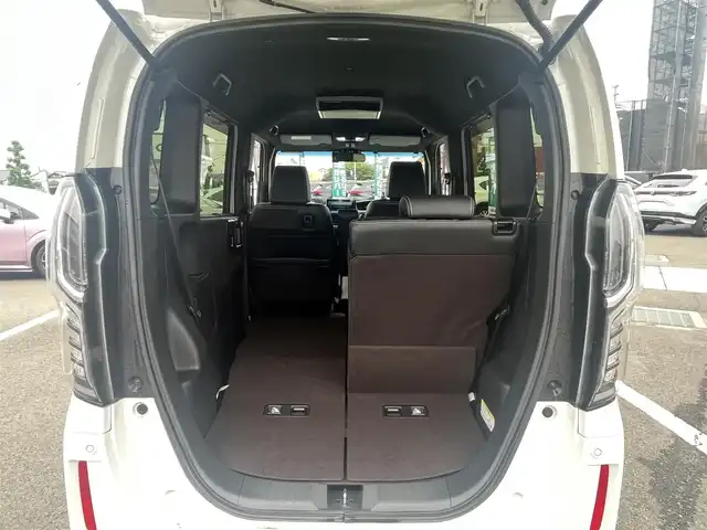 ホンダ Ｎ ＢＯＸ カスタム G L ターボ ホンダセンシング 愛媛県 2018(平30)年 4.2万km プラチナホワイトパール 登録時走行距離42099km/純正8インチナビ（VXU-195NBi）/CD/DVD/フルセグTV/Bluetooth/バックカメラ/フリップダウンモニター/純正ドライブレコーダー（フロント）/ビルトインETC/ホンダセンシング/衝突軽減ブレーキ/レーンキープサポート/追従クルーズコントロール/リヤコーナーセンサー/両側パワースライドドア/ロールサンシェード/スマートキー/オートライト/LEDヘッドライト/LEDフォグランプ/純正アルミホイール