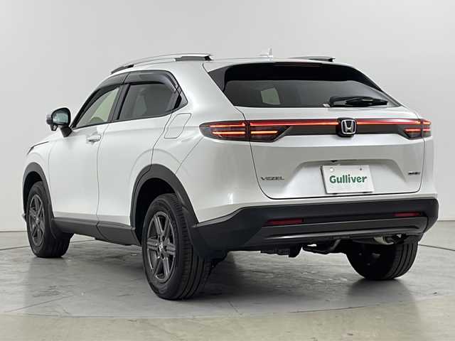 ホンダ ヴェゼル ハイブリッド e:HEV X HuNTパッケージ 道央・札幌 2025(令7)年 0.6万km プラチナホワイトパール ・４WD  /  ホンダセンシング/・衝突軽減ブレーキ（CMBS）/・先行車発進お知らせ機能/・歩行者事故低減ステアリング/・路外逸脱抑制機能●標識認識機能/・アダプティブクルーズコントロール/・純正ナビ（VXU-245VZi）/・CD/DVD/SD/BT/フルセグTV/・ワイパーデアイサー/・バックカメラ/・LEDヘッドライト/オートハイビーム/・アイドリングストップ/・ウィンカーミラー/ドアバイザー/・プッシュスタート/スマートキー/・ドライブレコーダー前方/・ETC  / HID/・横滑り防止装置/盗難防止装置