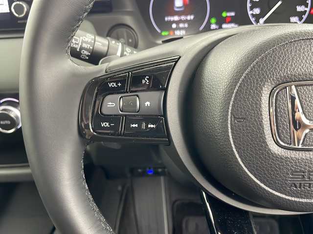 ホンダ ヴェゼル ハイブリッド e:HEV X HuNTパッケージ 道央・札幌 2025(令7)年 0.6万km プラチナホワイトパール ・４WD  /  ホンダセンシング/・衝突軽減ブレーキ（CMBS）/・先行車発進お知らせ機能/・歩行者事故低減ステアリング/・路外逸脱抑制機能●標識認識機能/・アダプティブクルーズコントロール/・純正ナビ（VXU-245VZi）/・CD/DVD/SD/BT/フルセグTV/・ワイパーデアイサー/・バックカメラ/・LEDヘッドライト/オートハイビーム/・アイドリングストップ/・ウィンカーミラー/ドアバイザー/・プッシュスタート/スマートキー/・ドライブレコーダー前方/・ETC  / HID/・横滑り防止装置/盗難防止装置