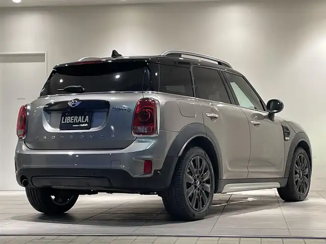 ＭＩＮＩ ミニ クロスオーバー クーパー D 愛知県 2018(平30)年 6.6万km グレーⅡ ペッパーＰＫＧ　/純正ナビ　/Ｂｌｕｅｔｏｏｔｈ　/Ｂカメラ　/インテリジェントセーフティー　/ＡＣＣ　/パワーバックドア　/オートワイパー　/オートライト　/ドライブレコーダー　/ミラー型ＥＴＣ　/コーナーセンサー/HID/プッシュスタート/アイドリングストップ