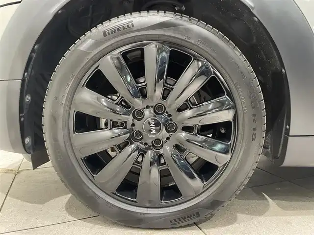 ＭＩＮＩ ミニ クロスオーバー クーパー D 愛知県 2018(平30)年 6.6万km グレーⅡ ペッパーＰＫＧ　/純正ナビ　/Ｂｌｕｅｔｏｏｔｈ　/Ｂカメラ　/インテリジェントセーフティー　/ＡＣＣ　/パワーバックドア　/オートワイパー　/オートライト　/ドライブレコーダー　/ミラー型ＥＴＣ　/コーナーセンサー/HID/プッシュスタート/アイドリングストップ