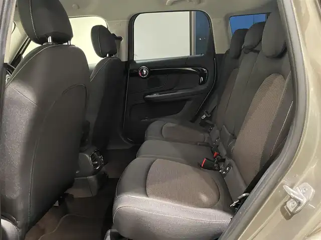 ＭＩＮＩ ミニ クロスオーバー クーパー D 愛知県 2018(平30)年 6.6万km グレーⅡ ペッパーＰＫＧ　/純正ナビ　/Ｂｌｕｅｔｏｏｔｈ　/Ｂカメラ　/インテリジェントセーフティー　/ＡＣＣ　/パワーバックドア　/オートワイパー　/オートライト　/ドライブレコーダー　/ミラー型ＥＴＣ　/コーナーセンサー/HID/プッシュスタート/アイドリングストップ