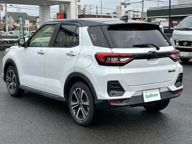 ダイハツ ロッキー G 広島県 2019(令1)年 5.4万km ブラックマイカメタリック/シャイニングホワイトパール ディスプレイオーディオ/[Bluetooth/Apple car play/AM/FM/フルセグTV]/バックカメラ/ETC/前後ドライブレコーダー/シートヒーター/衝突被害軽減システム/レーダークルーズコントロール/前後コーナーセンサー/誤発進抑制機能/ステアリング付き車線逸脱制御機能/自動ブレーキ/スマートアシスト/標識認識機能/ブラインドスポットモニター/リアクロストラフィックアラート/先行車発進お知らせ機能/レザー調シートカバー/LEDヘッドライト/オートライト/プッシュスタート/純正17インチAW/純正フロアマット