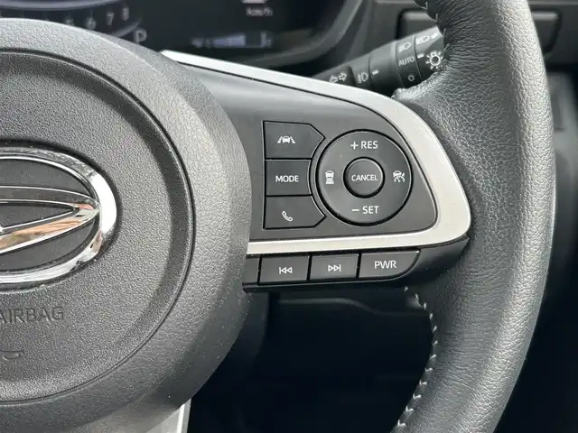 ダイハツ ロッキー G 広島県 2019(令1)年 5.4万km ブラックマイカメタリック/シャイニングホワイトパール ディスプレイオーディオ/[Bluetooth/Apple car play/AM/FM/フルセグTV]/バックカメラ/ETC/前後ドライブレコーダー/シートヒーター/衝突被害軽減システム/レーダークルーズコントロール/前後コーナーセンサー/誤発進抑制機能/ステアリング付き車線逸脱制御機能/自動ブレーキ/スマートアシスト/標識認識機能/ブラインドスポットモニター/リアクロストラフィックアラート/先行車発進お知らせ機能/レザー調シートカバー/LEDヘッドライト/オートライト/プッシュスタート/純正17インチAW/純正フロアマット
