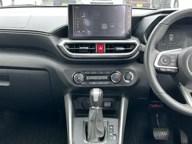 ダイハツ ロッキー G 広島県 2019(令1)年 5.4万km ブラックマイカメタリック/シャイニングホワイトパール ディスプレイオーディオ/[Bluetooth/Apple car play/AM/FM/フルセグTV]/バックカメラ/ETC/前後ドライブレコーダー/シートヒーター/衝突被害軽減システム/レーダークルーズコントロール/前後コーナーセンサー/誤発進抑制機能/ステアリング付き車線逸脱制御機能/自動ブレーキ/スマートアシスト/標識認識機能/ブラインドスポットモニター/リアクロストラフィックアラート/先行車発進お知らせ機能/レザー調シートカバー/LEDヘッドライト/オートライト/プッシュスタート/純正17インチAW/純正フロアマット
