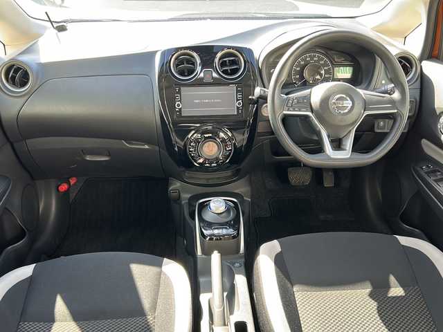 日産 ノート e－パワー X 石川県 2016(平28)年 4.5万km プレミアムコロナオレンジ 純正ナビ7インチ/フルセグTV/全方位カメラ/ドライブレコーダー/ETC/スマートルームミラー/コーナーセンサー/衝突被害軽減システム/横滑り防止装置/レーンキープアシスト/オートライト/スタッドレスタイヤ付/プッシュスタート/スマートキー/純正フロアマット